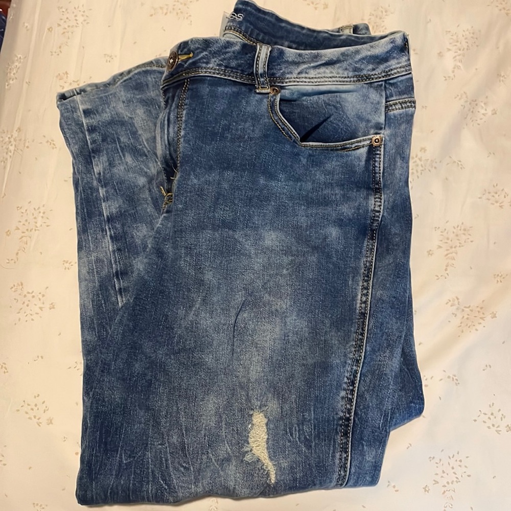 Acid washed capris